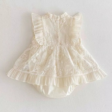 Carregar imagem no visualizador da galeria, Romper Vestido Amélia – Guipir com Babados
