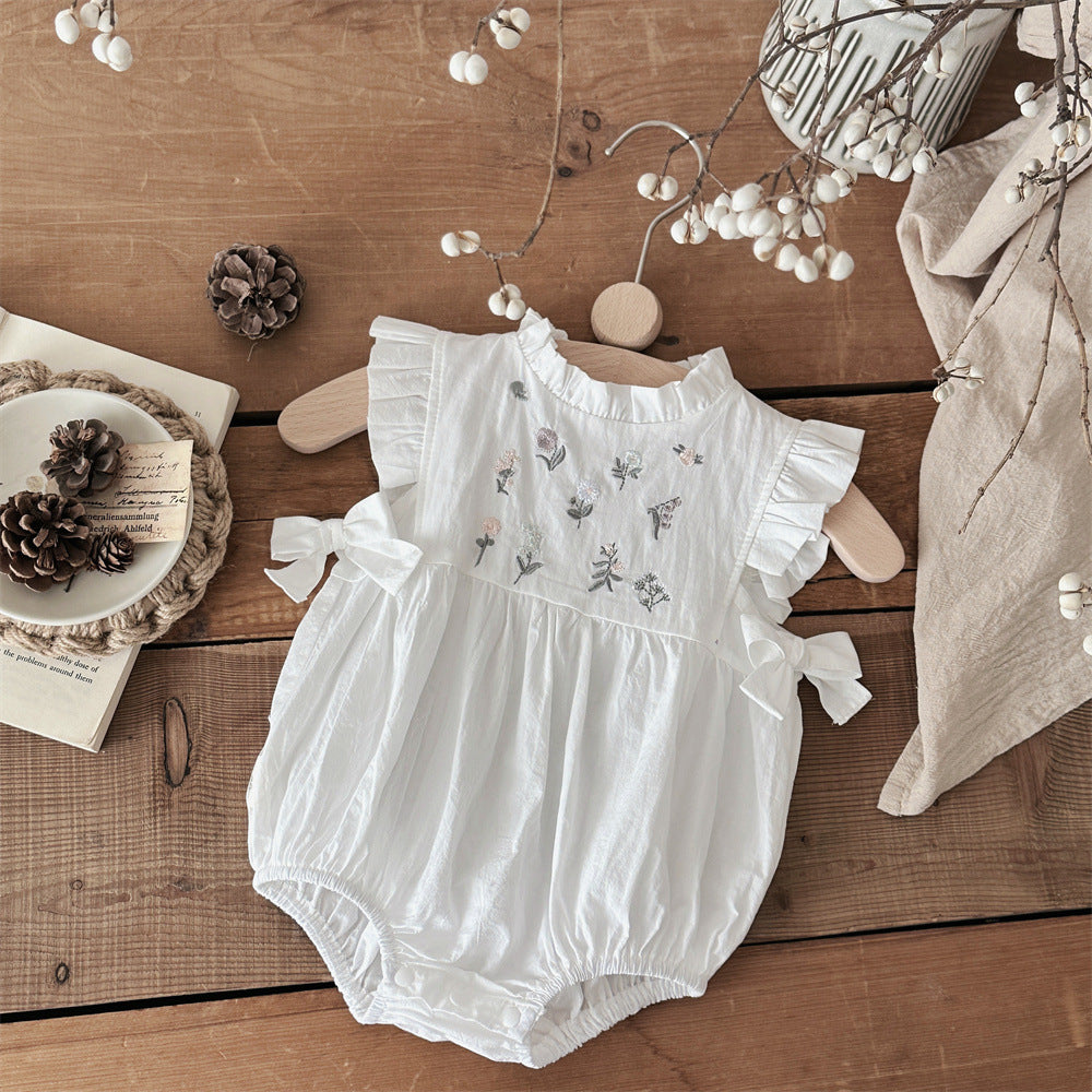 Romper Branco Bordado Floral com Babadinhos