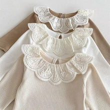 Carregar imagem no visualizador da galeria, Blusa Infantil Gola Rendada Vintage
