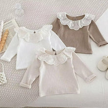 Carregar imagem no visualizador da galeria, Blusa Infantil Gola Rendada Vintage
