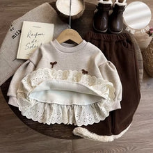 Carregar imagem no visualizador da galeria, Blusa Infantil Babado Delicado
