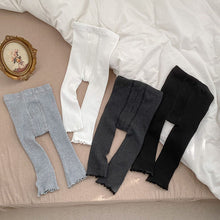 Carregar imagem no visualizador da galeria, Legging com detalhe de flor
