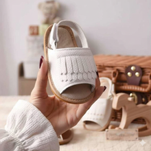 Carregar imagem no visualizador da galeria, Sandalia franjas - couro ecologico
